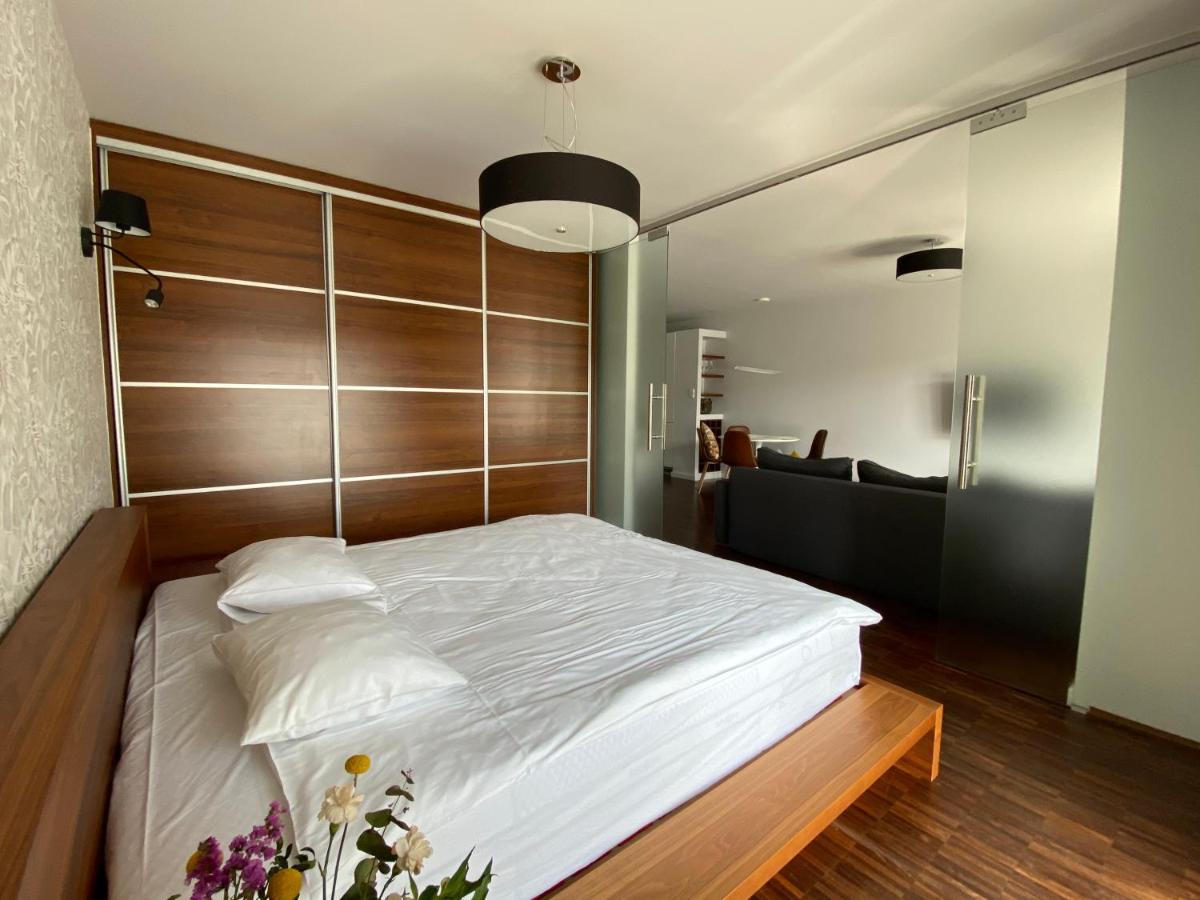 Aravel Suites Wrocław Exteriör bild