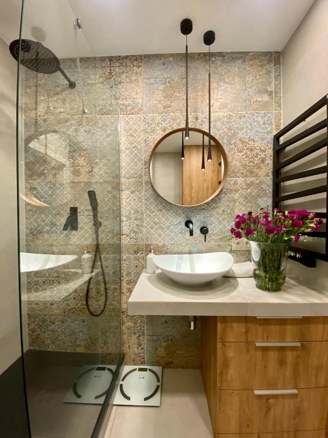 Aravel Suites Wrocław Exteriör bild