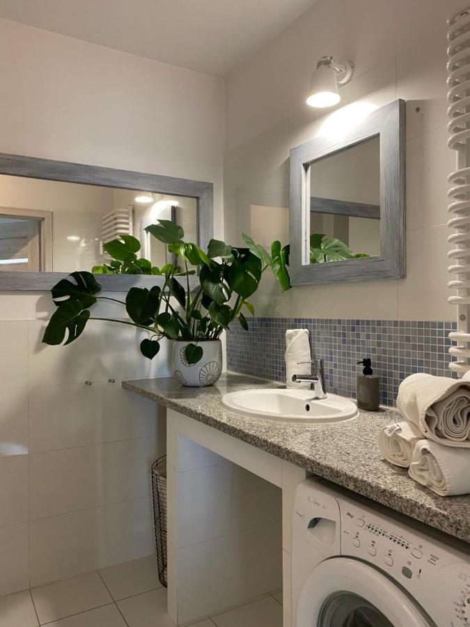 Aravel Suites Wrocław Exteriör bild