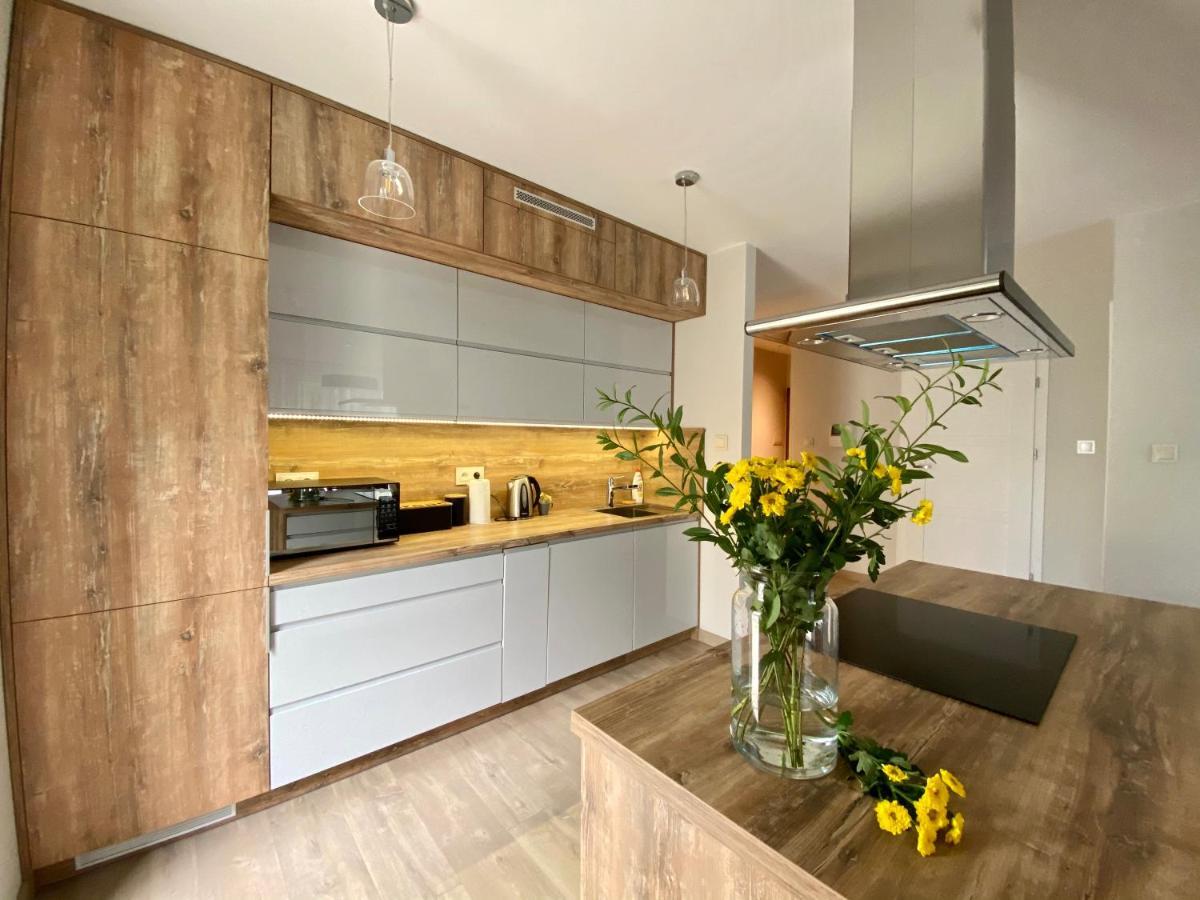 Aravel Suites Wrocław Exteriör bild