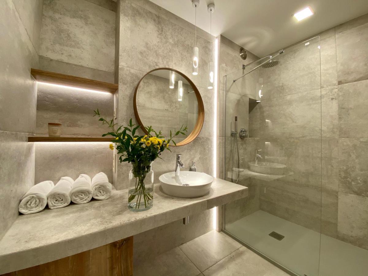 Aravel Suites Wrocław Exteriör bild